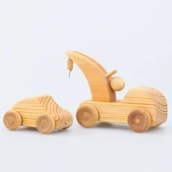 Debresk - kleiner Holz Abschlepper mit Auto