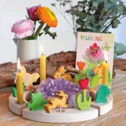 Grimm's Steckfigur Frühlingszwerg