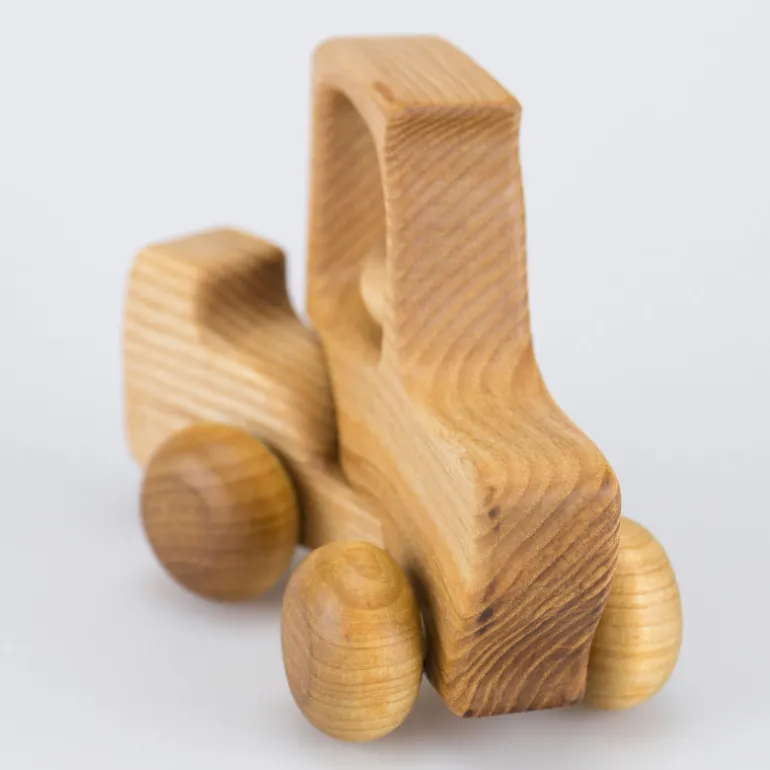 Holztraktor mit Lenkung