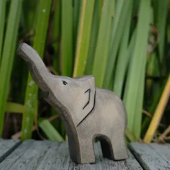 Holzwald Holzfigur Elefant klein