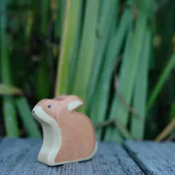 Holzwald Holzfigur Hase sitzend