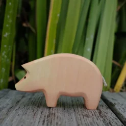 Holzwald Holzfigur Schwein Rüssel unten