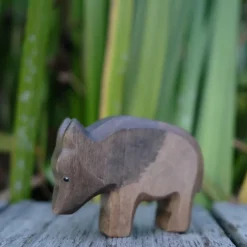 Holzwald Holzfigur Wildschwein Bache
