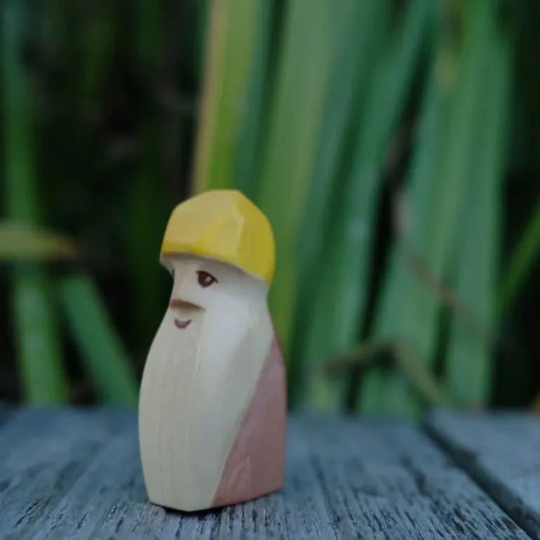 Holzwald Holzfigur Zwerg Leo