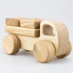 Kleines Holzauto zum Stecken
