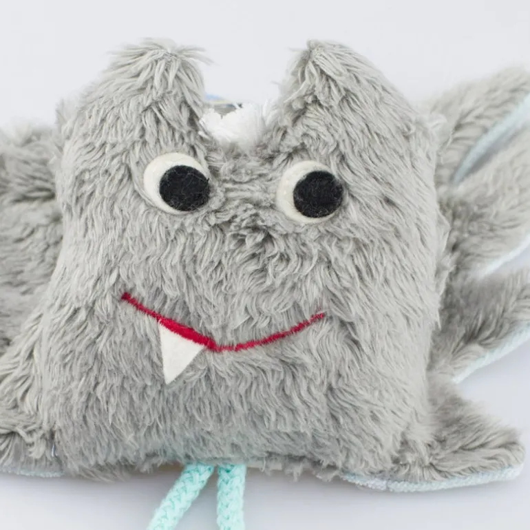 Knister-Kuschelfledermaus hellblau
